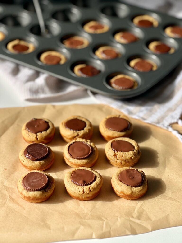 sourdough peanut butter cup cookies