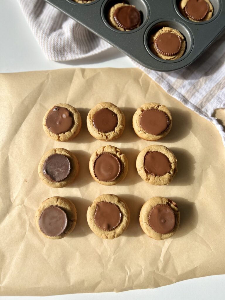 sourdough peanut butter cup cookies