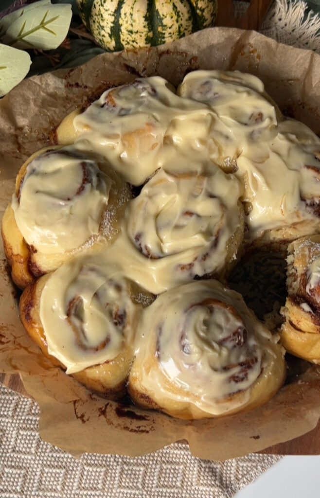 cinnamon rolls with frosting