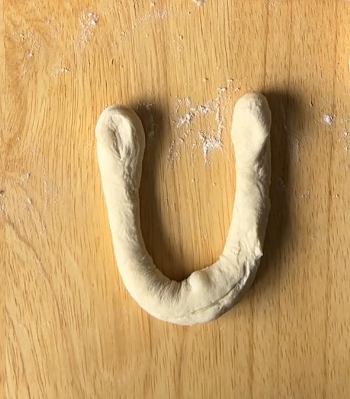 u-shape sourdough garlic knot