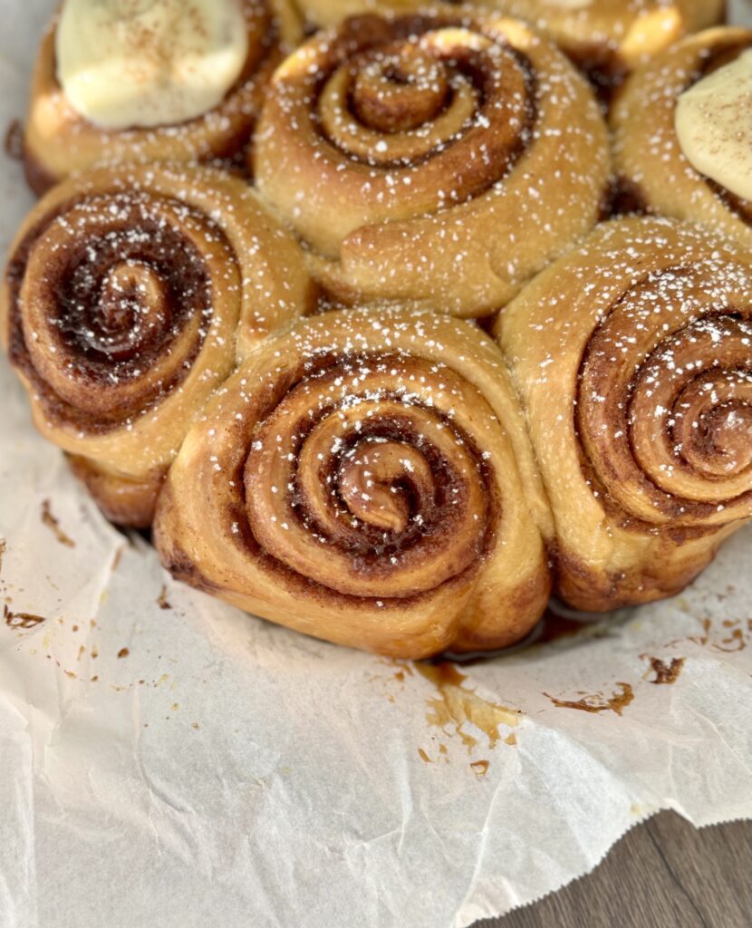 sourdough gingerbread cinnamon roll