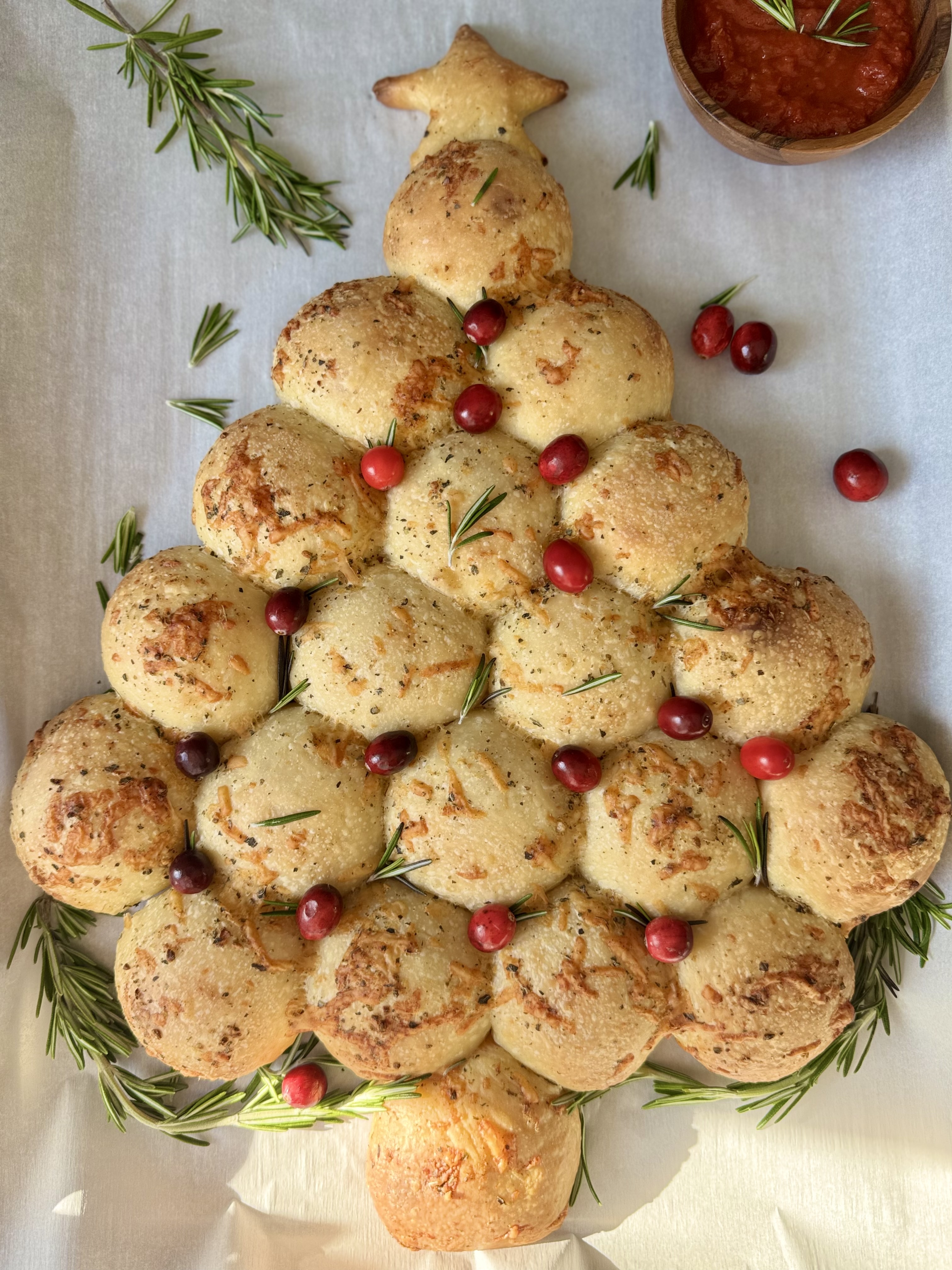 sourdough Christmas tree pull apart rolls