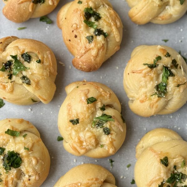 sourdough discard garlic knots