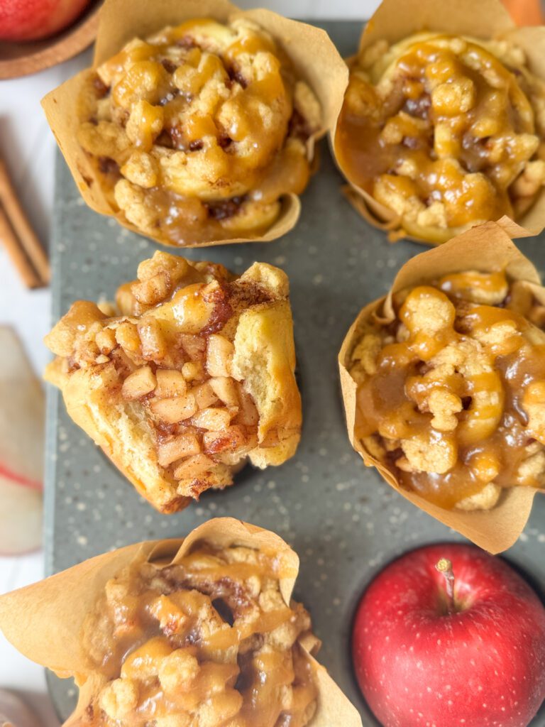 apple cinnamon roll muffins