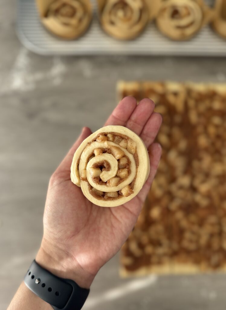 rolled apple cinnamon rolls