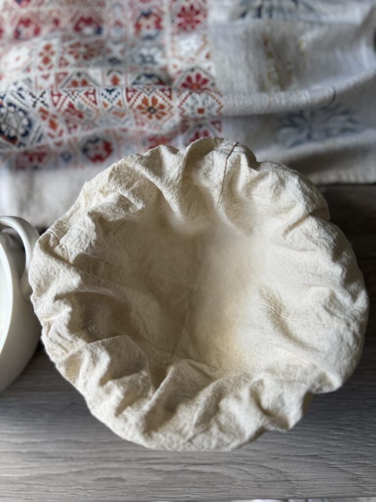 lined bowl for bread bowls