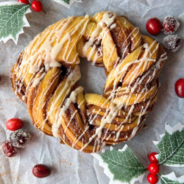 sourdough cinnamon swirl wreaths
