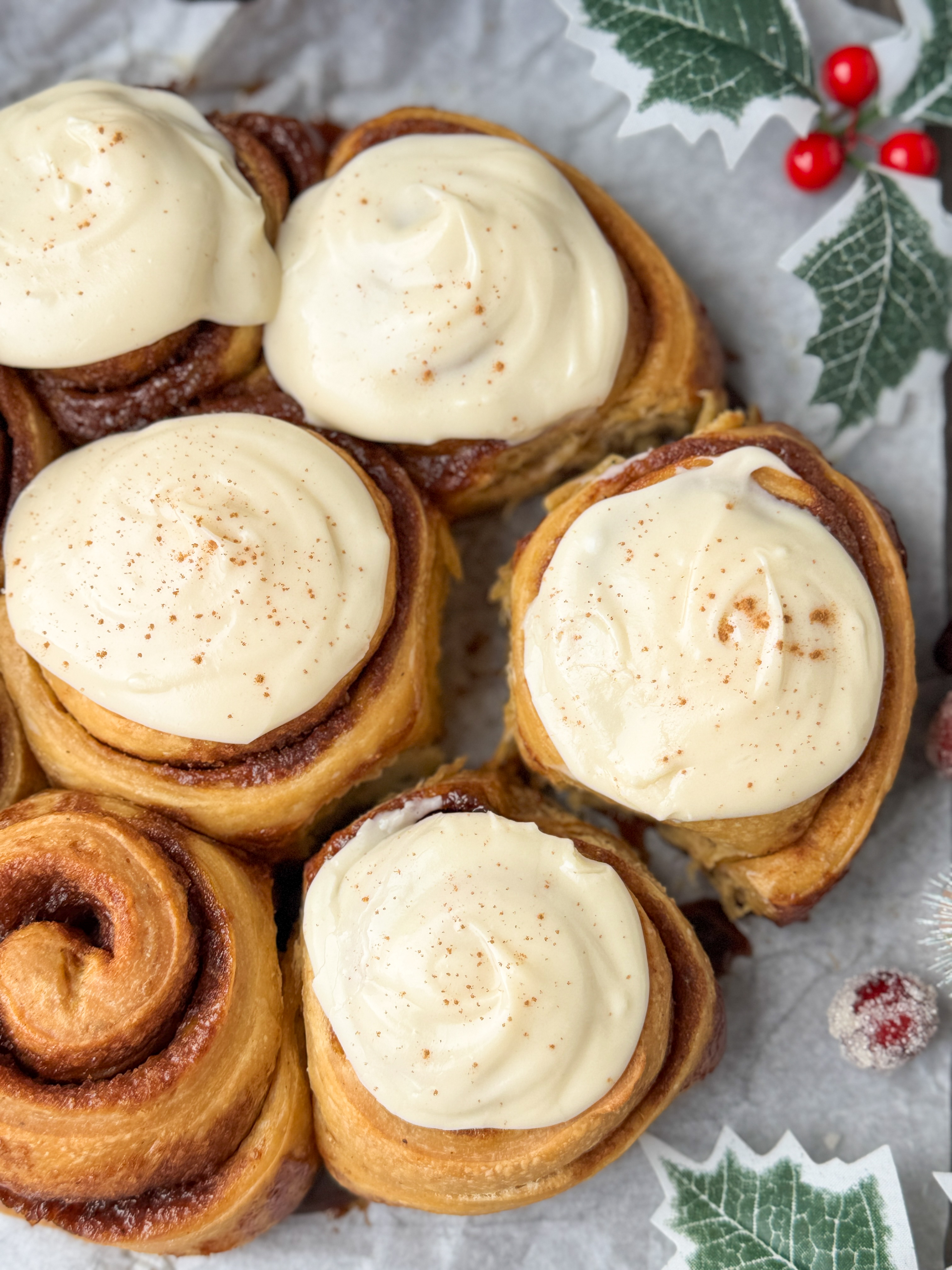 sourdough gingerbread cinnamon rolls