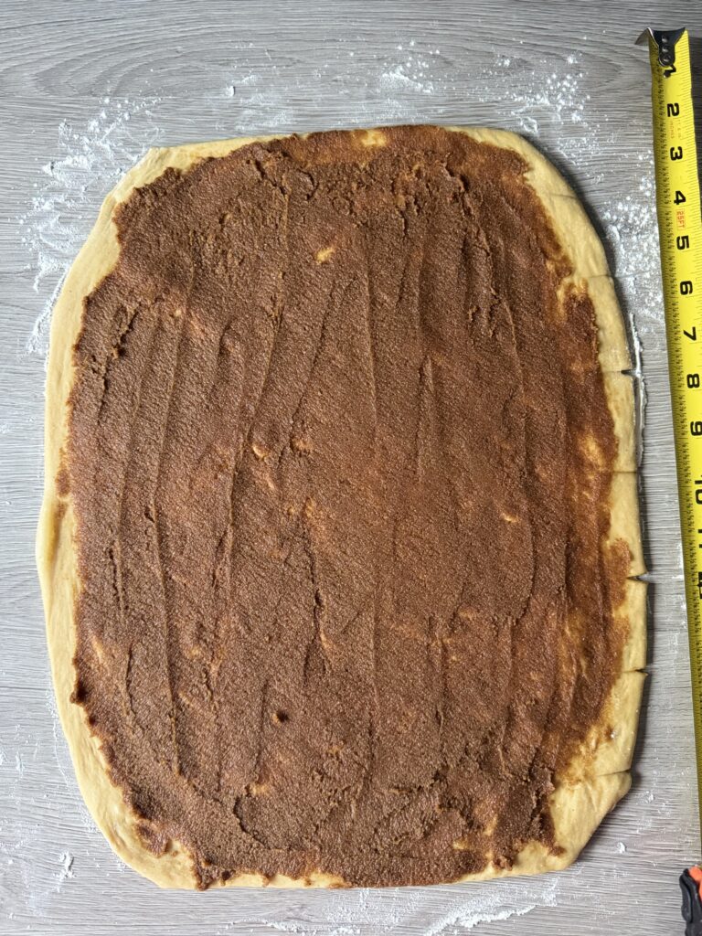 shaping gingerbread rolls