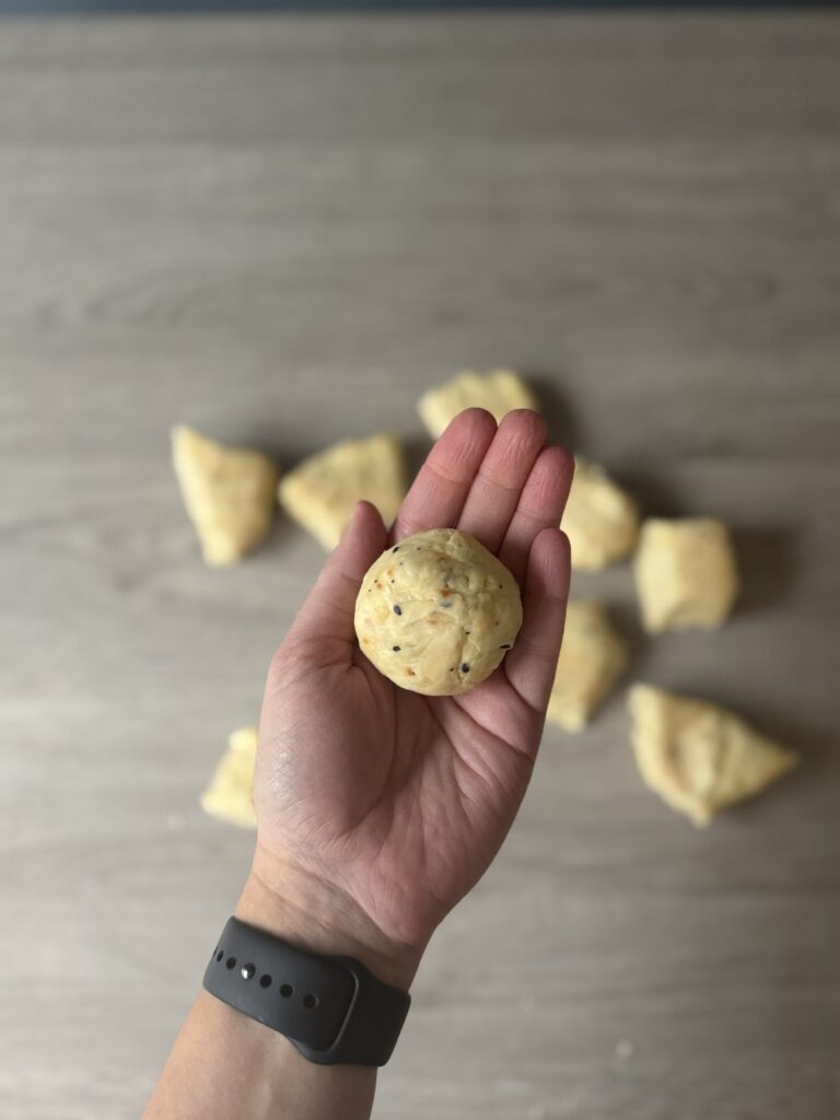everything bagel biscuit bombs