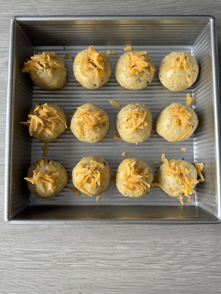 everything bagel biscuit bombs