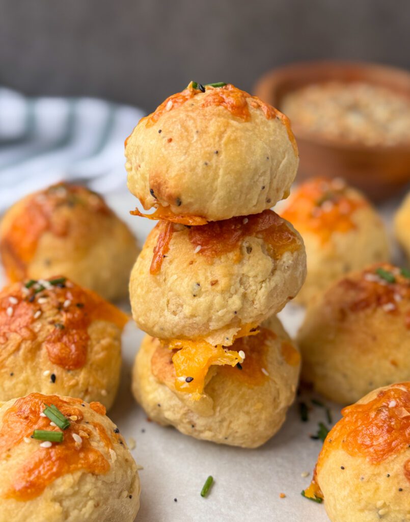 everything bagel biscuit bombs