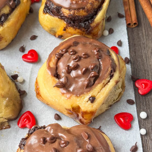 chocolate chip sourdough cinnamon rolls