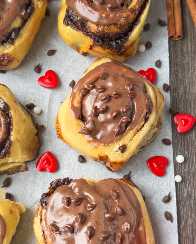 sourdough chocolate chip cinnamon rolls