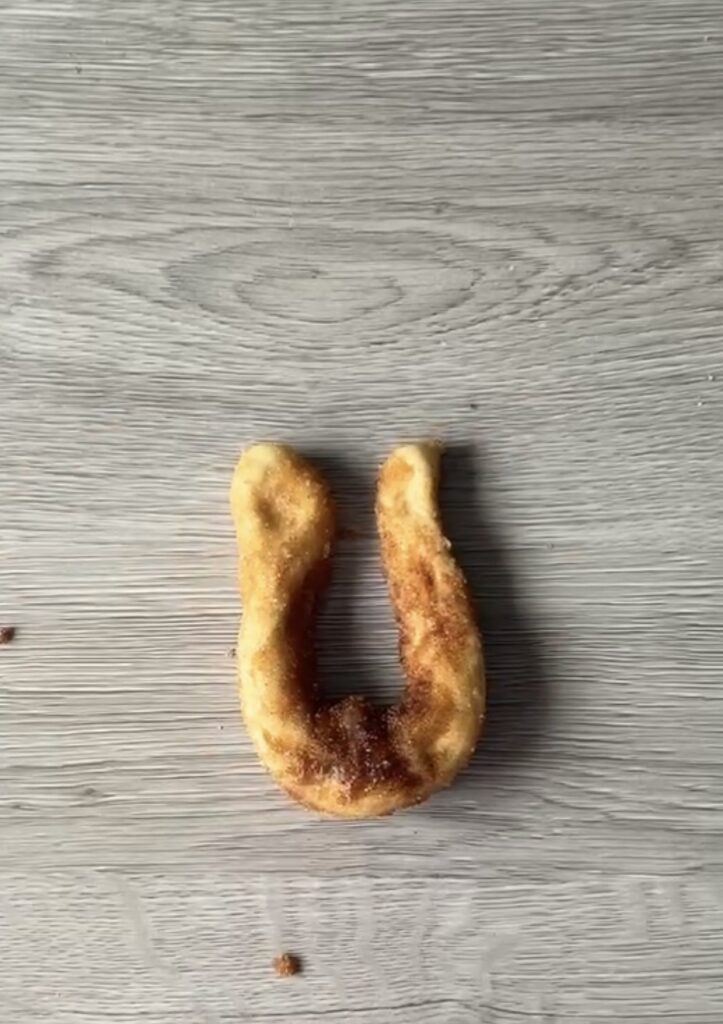 shaping cinnamon sugar knots