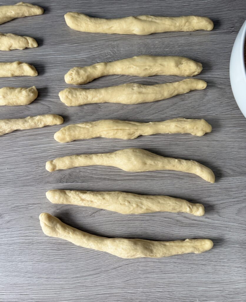 shaping cinnamon sugar knots