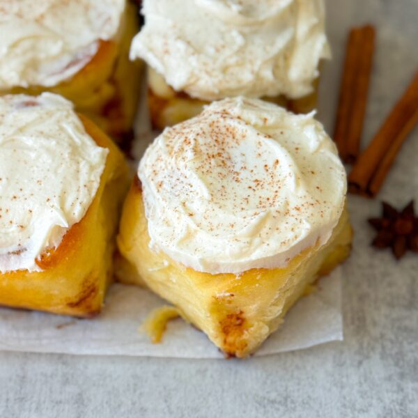 sourdough discard cinnamon roll