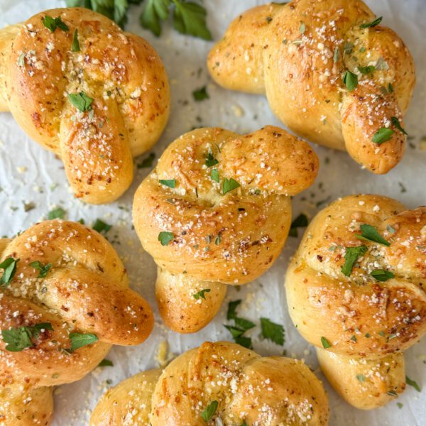 sourdough discard garlic knots
