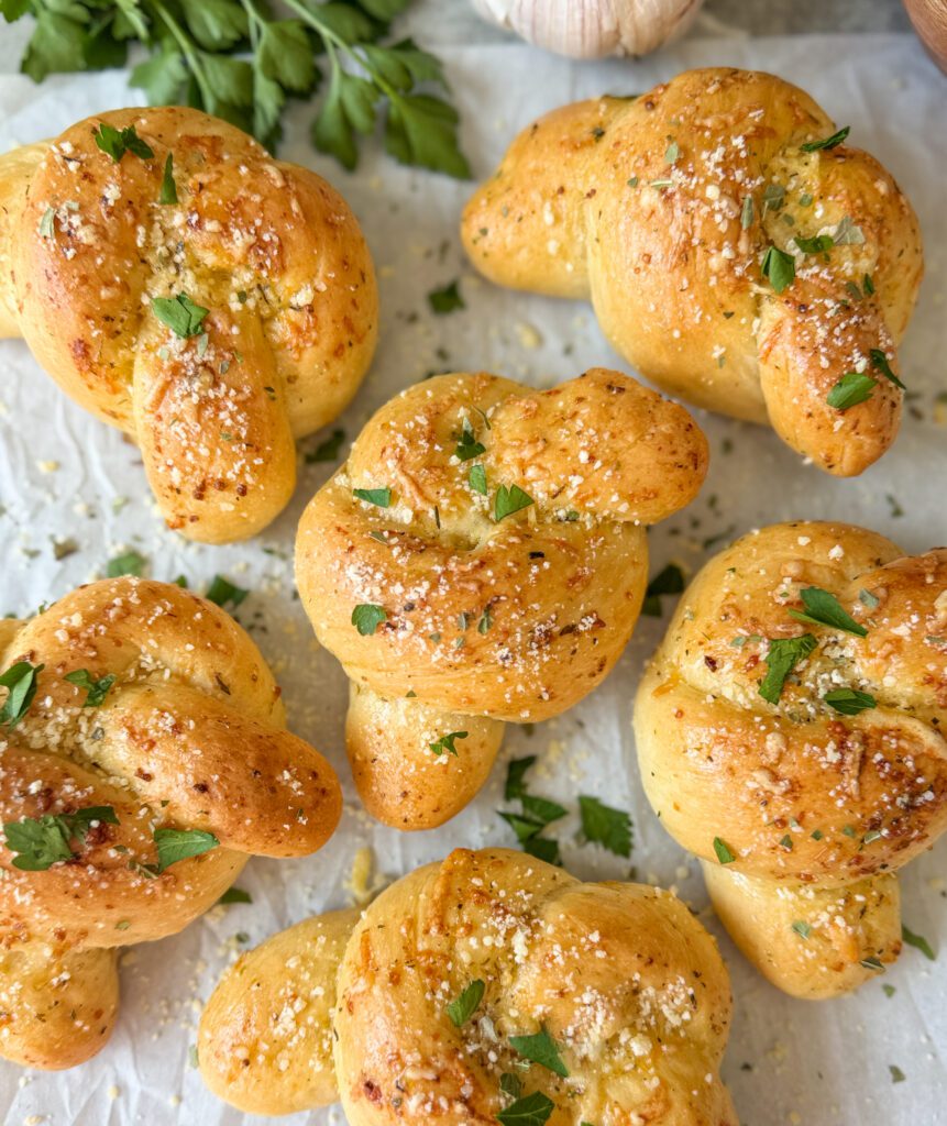 sourdough discard garlic knots