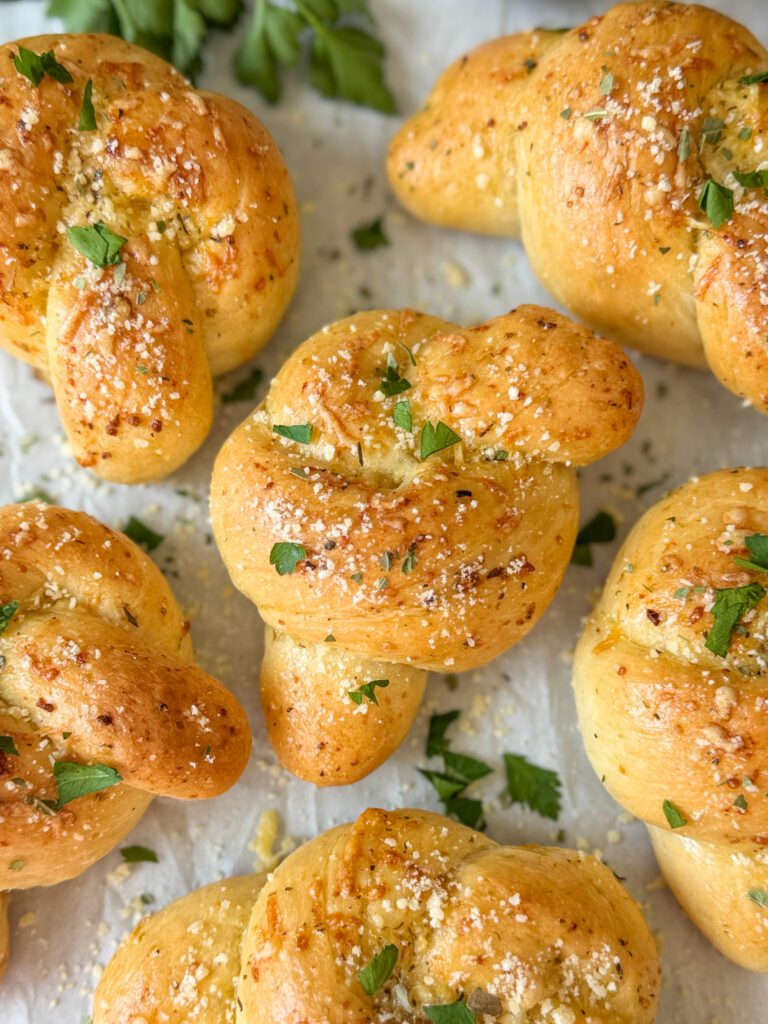 sourdough discard garlic knots