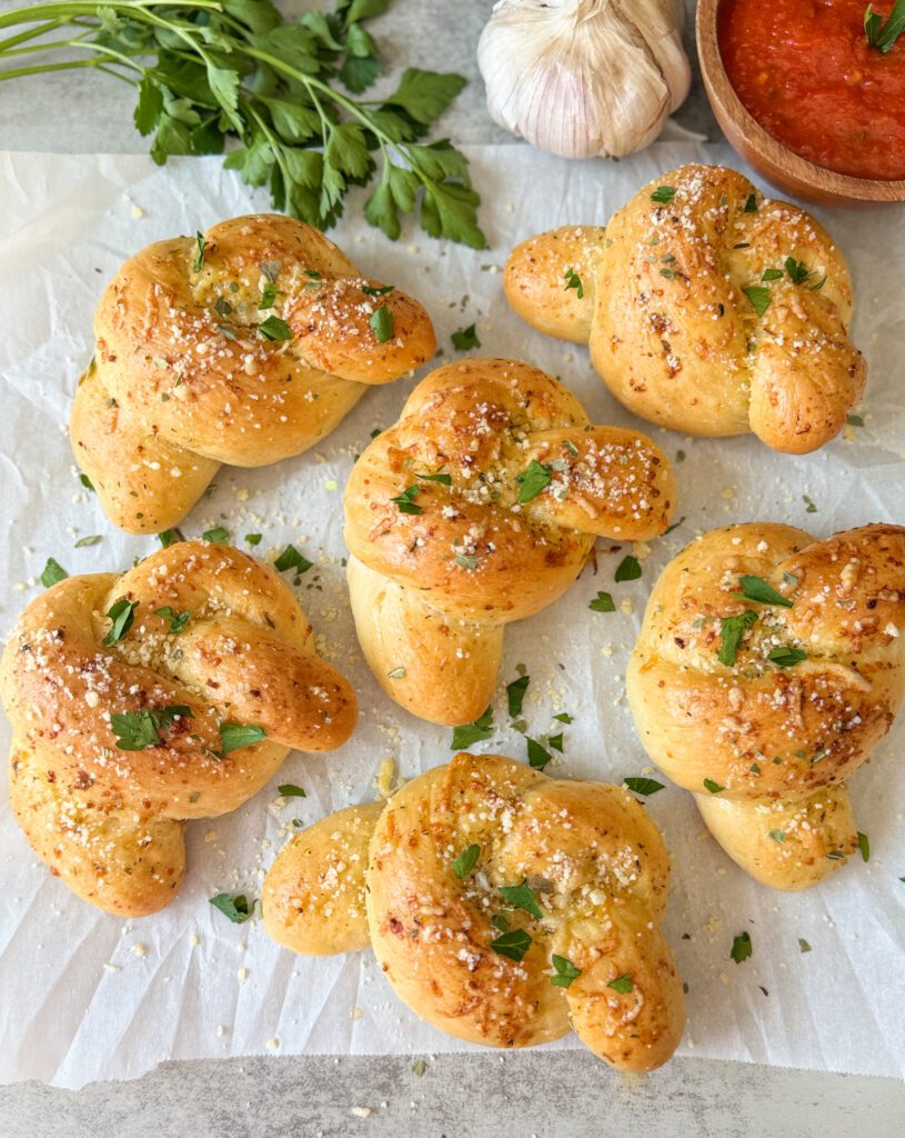sourdough discard garlic knots