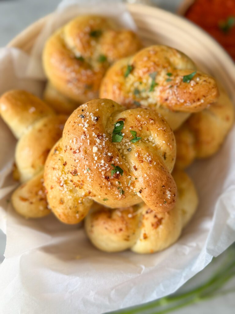 sourdough discard garlic knots