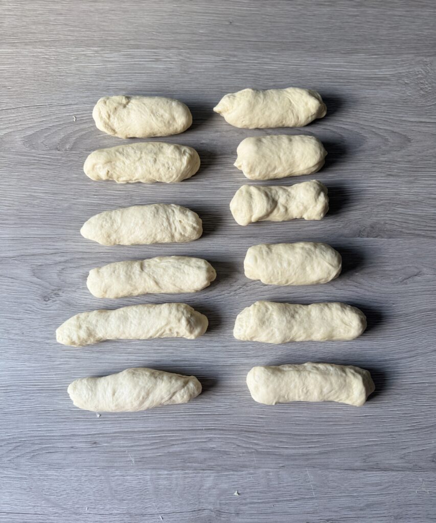 shaping garlic knots
