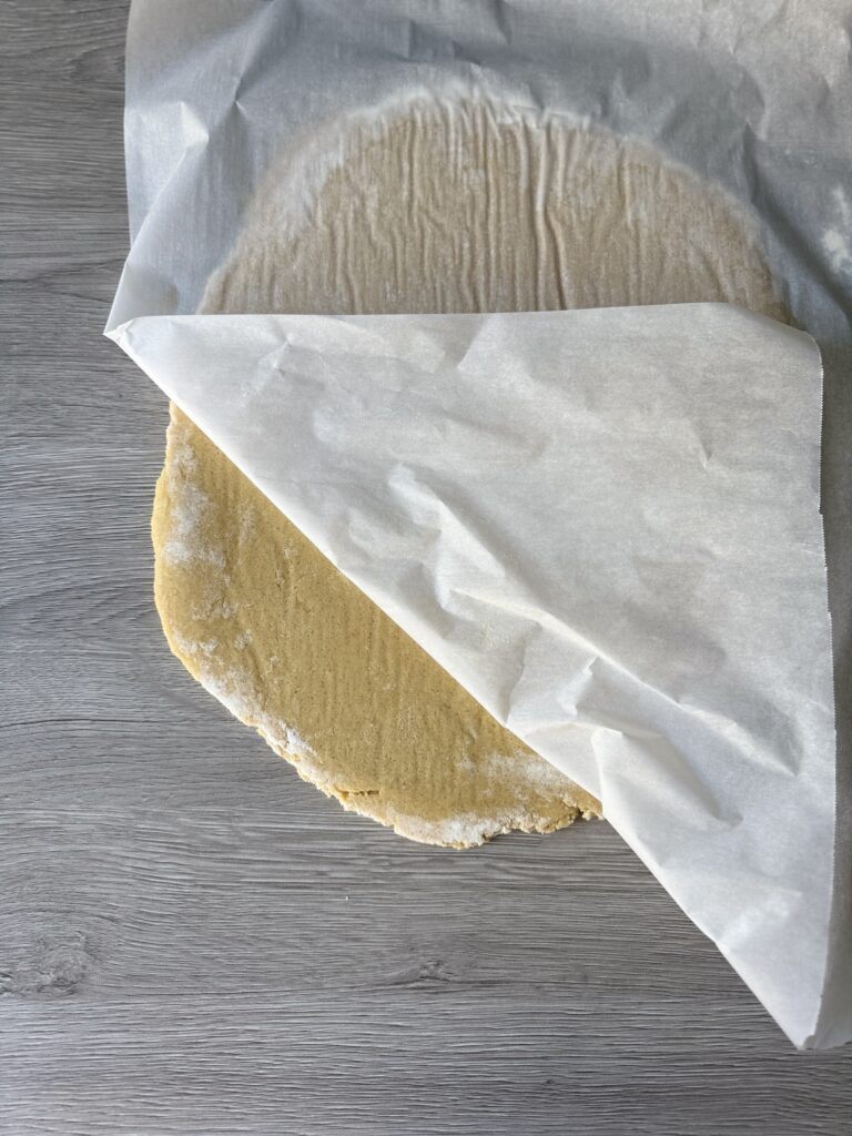 shaping lemon oreo cookies