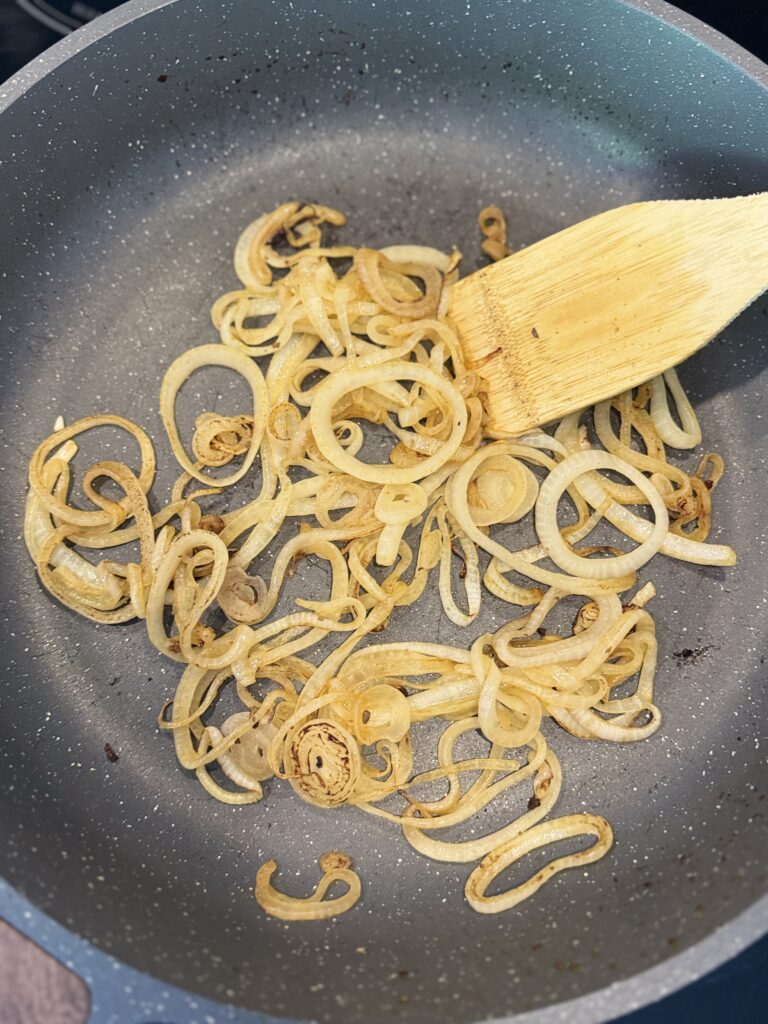 caramilzing the onions