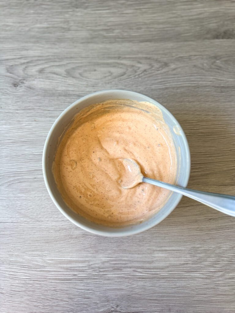 making burger sauce