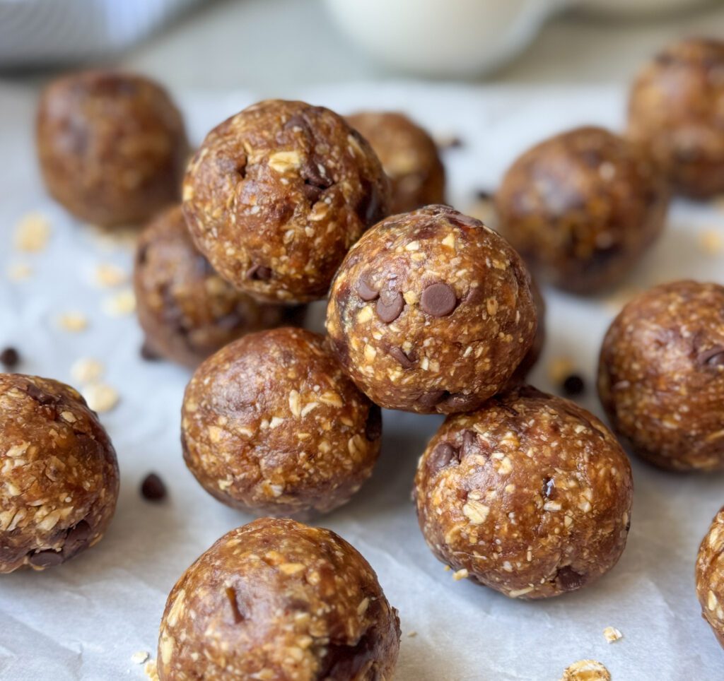 Peanut Butter Date Energy Balls