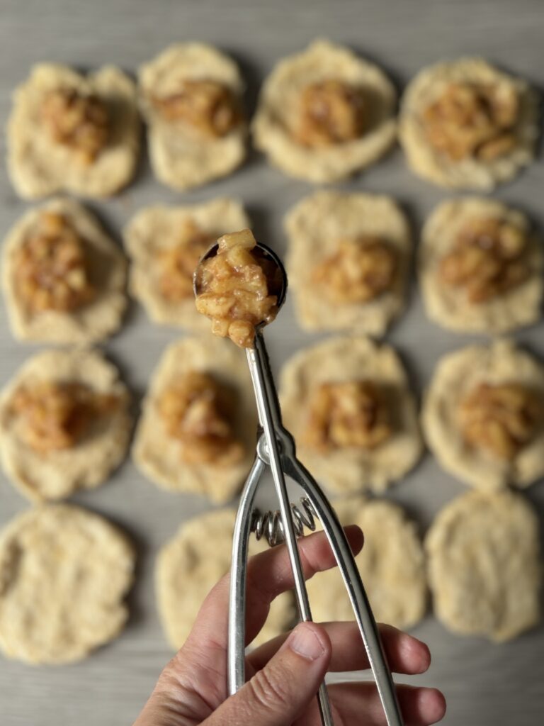 making apple biscuit bombs