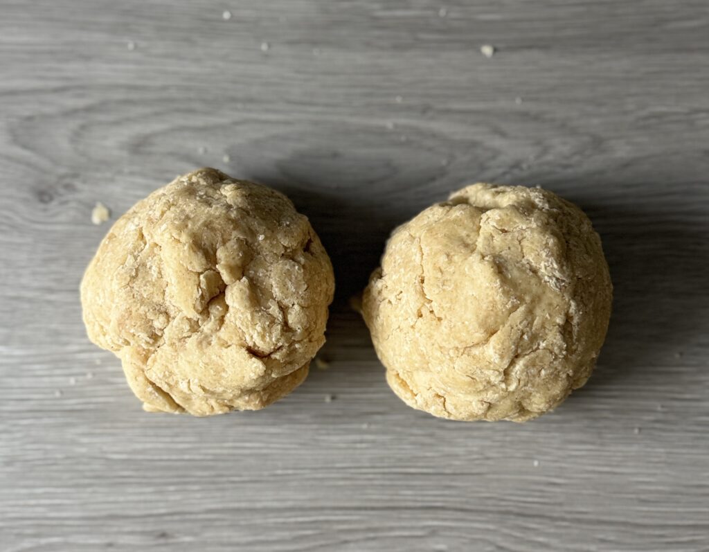 shaping cinnamon roll scones