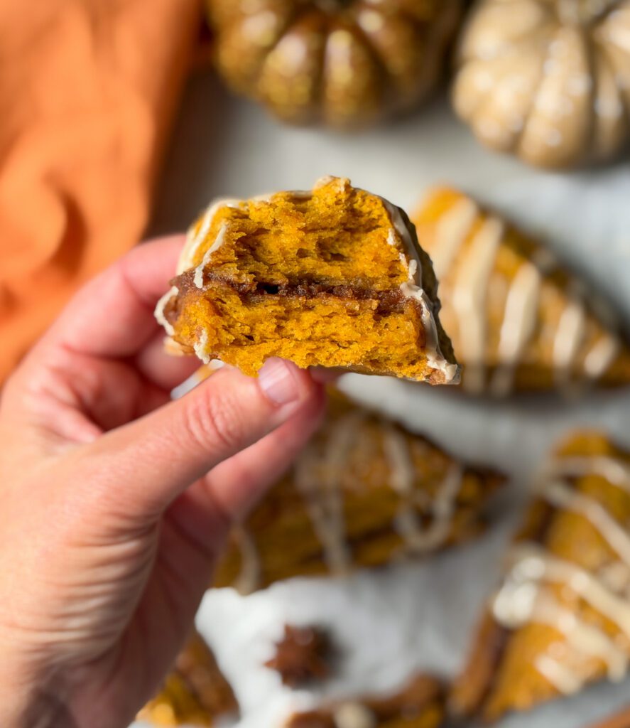 pumpkin cinnamon roll scones
