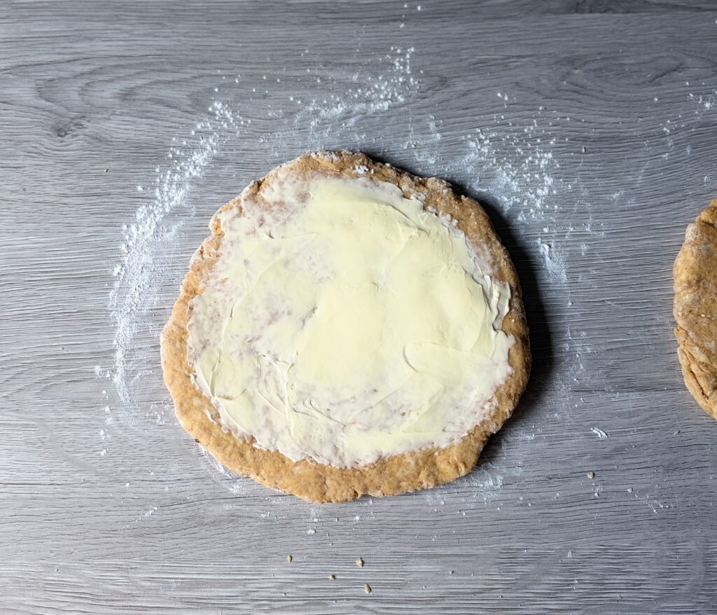 pumpkin cinnamon roll scones