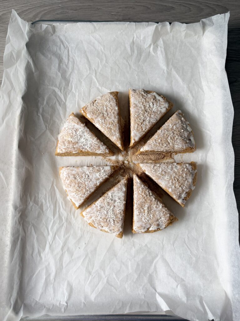 pumpkin cinnamon roll scones
